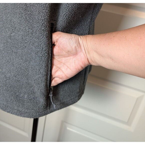 LL Bean Size M Fleece Vest Full Zip Gray Polartec Pockets Outdoors Gorpcore - Picture 5 of 9